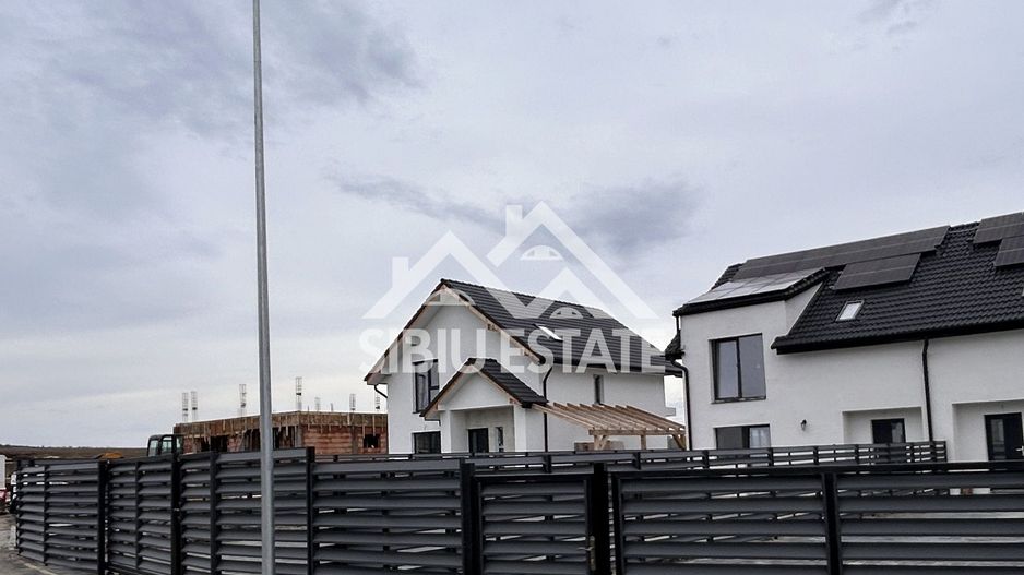 Casa PREMIUM | Carport | Pompa de Caldura DAIKIN | 441 mp teren - Poză 3