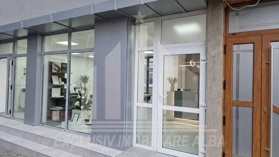 Spatiu comercial | Trafic intens | Cetate | Pozitie ultracentrala - Poză 1