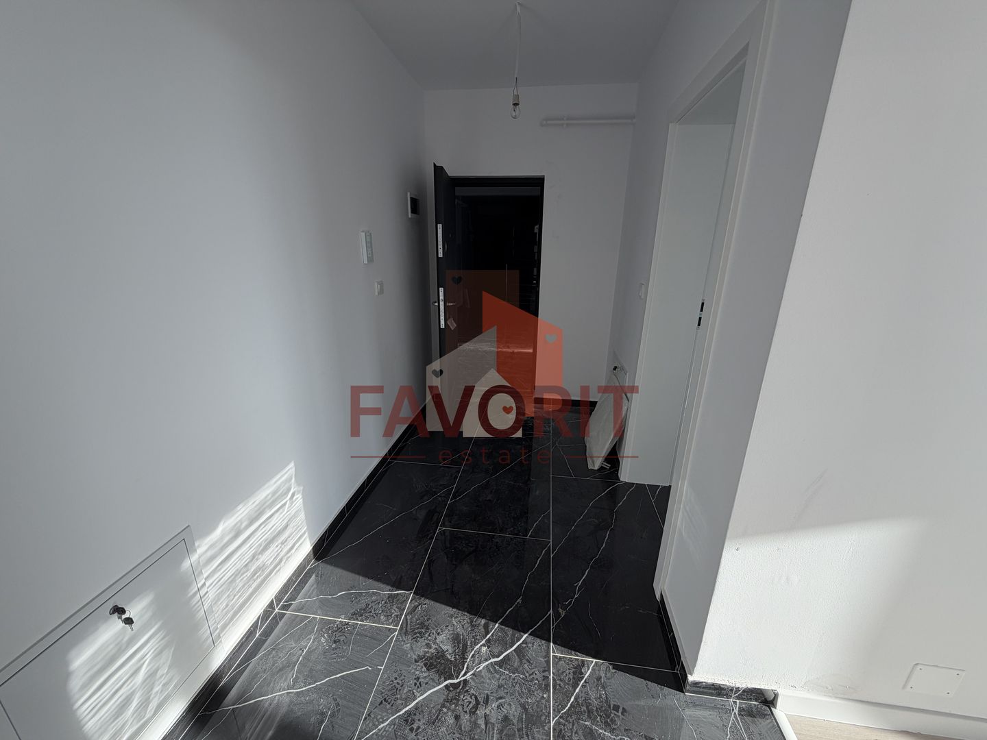 Spatios. Bucatarie inchisa de 10 mp. Disponibil imediat - Poză 4