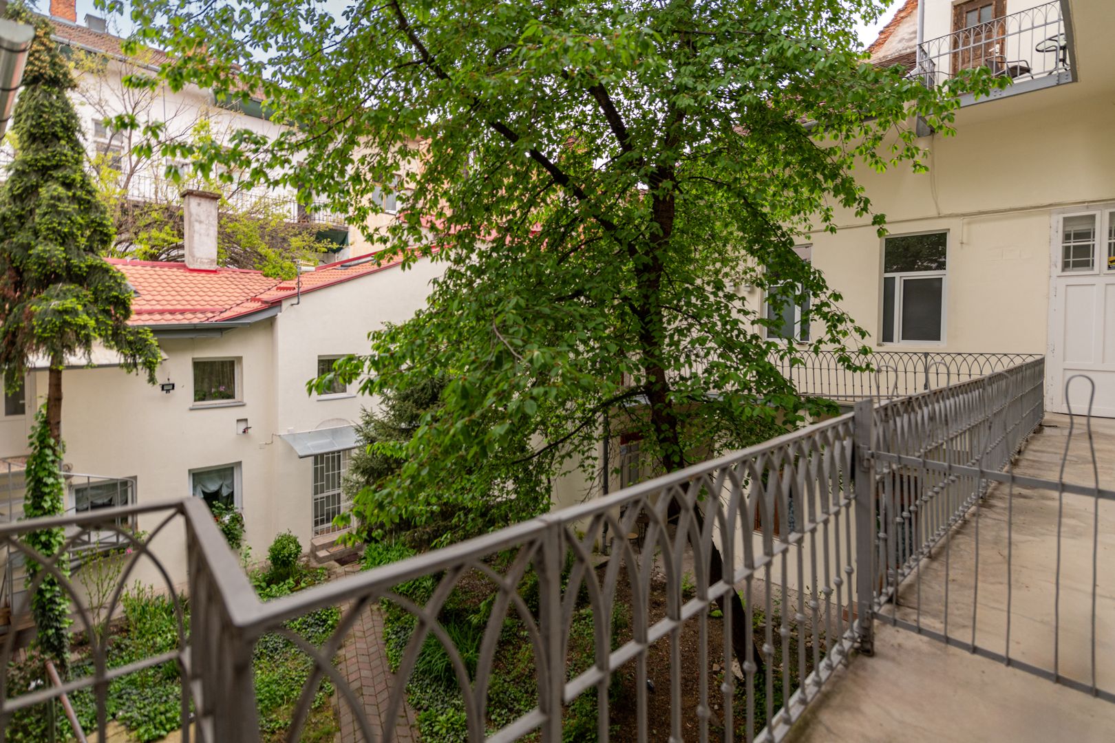 Apartament-galerie la kilometrul zero | 2 camere + mezanin, 2 băi - Poză 19