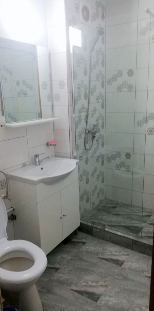 De inchiriat apartament 2 camere nemobilat, Micro 16, 1400 lei - Poză 3