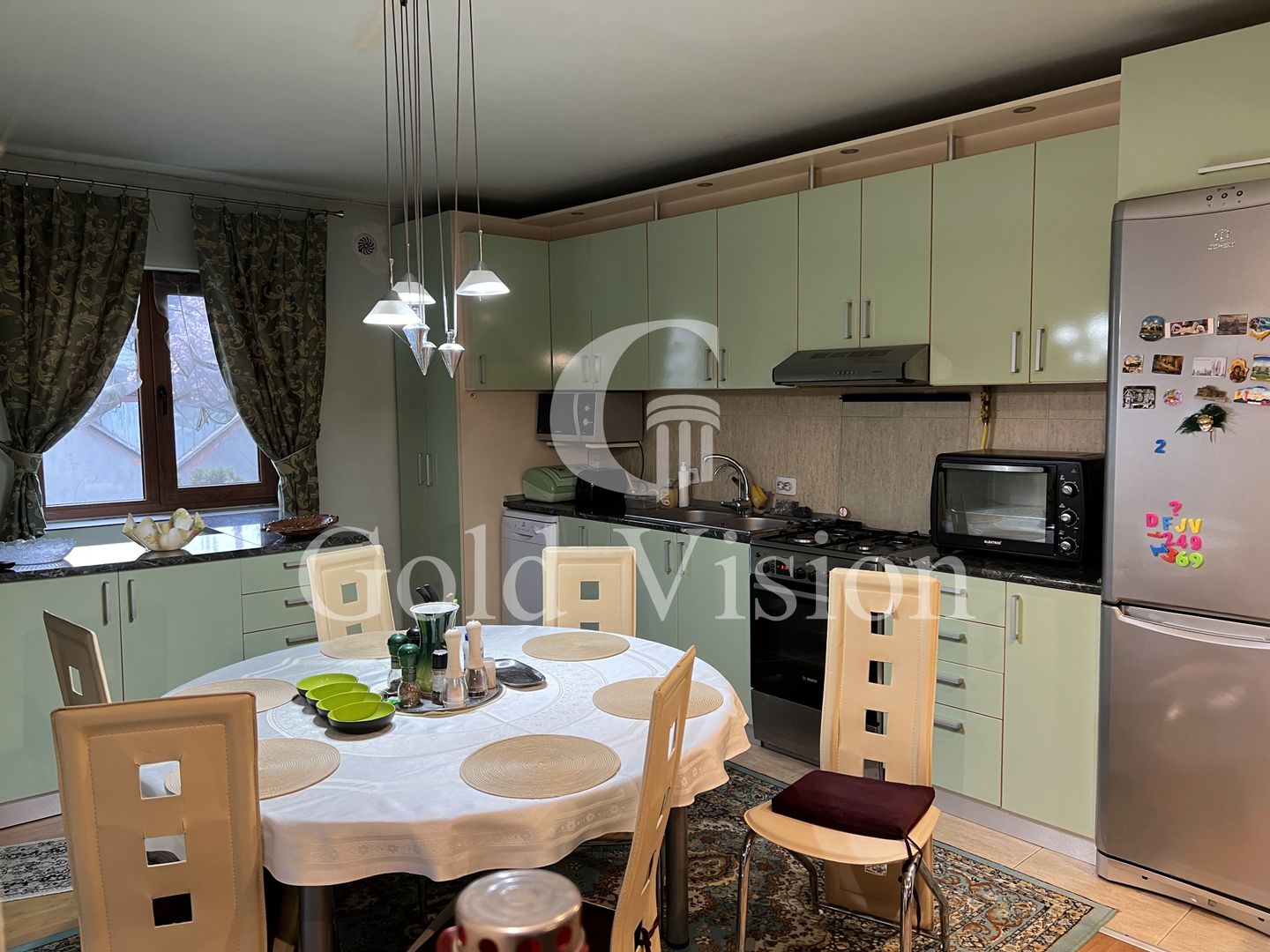 Casă cu 5 camere + anexă cu garaj, mobilată complet, str. Gh. Șincai - Poză 4