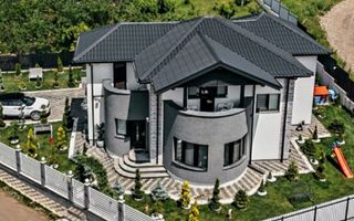 vila ,casa centru Sorogari langa parc,lac 200 m de lac Aroneanu - Poză 1