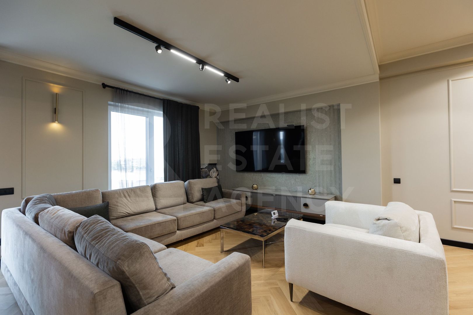 Chirie, apartament, 3 camere, strada Tricolorului, Centru - Poză 3