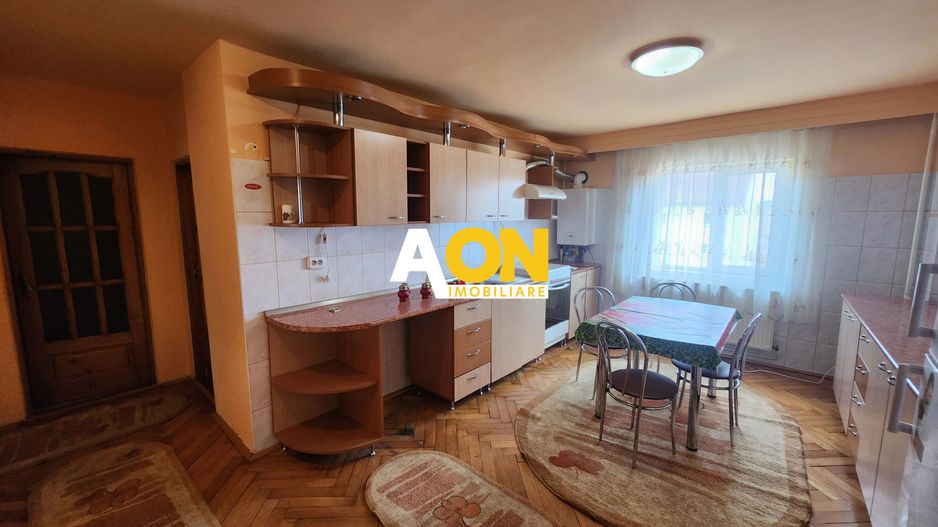 De inchiriat apartament 2 camere, etaj intermediar, zona Sub Stadion - Poză 1