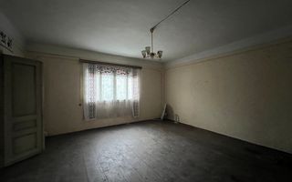 De vanzare casa, atelier fierarie, 4 anexe - 2507 mp in Manastirea Humorului - Poză 4