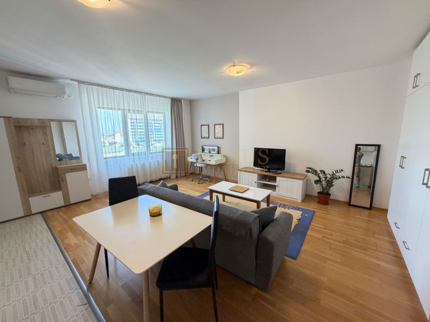 Toronto Residance, 1 camera, spatios, centrala proprie., aer conditionat, lift. - Poză 2
