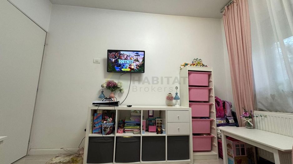 3 camere Mega Mall mobilat si utilat modern - Poză 10