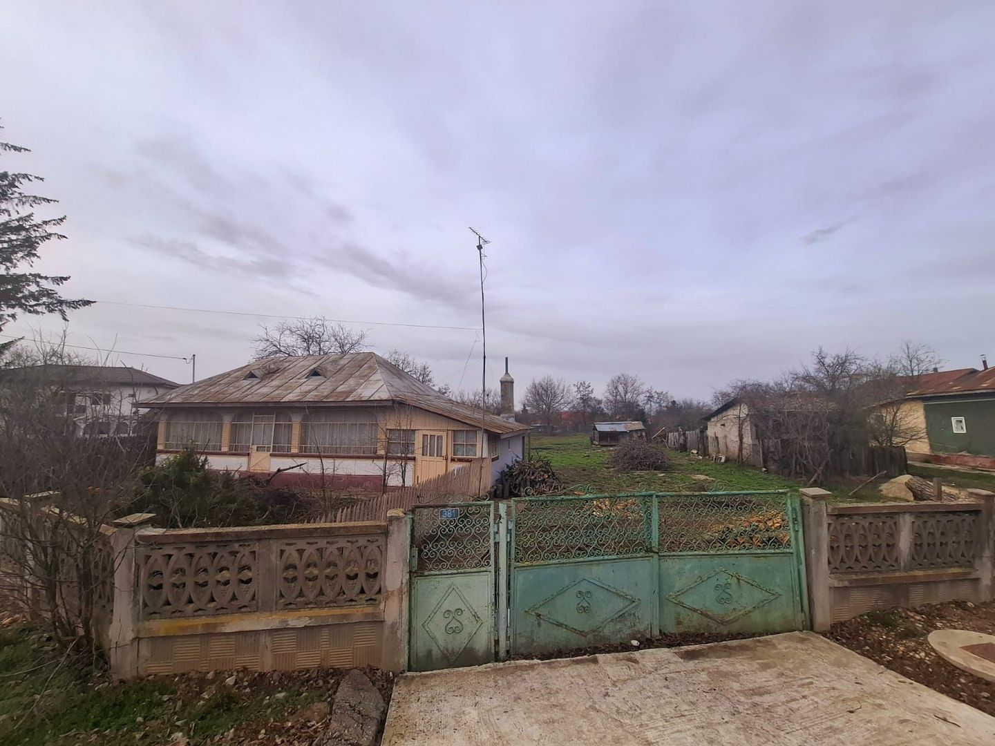 Crevedia - Darza , teren si casa batraneasca - Poză 5