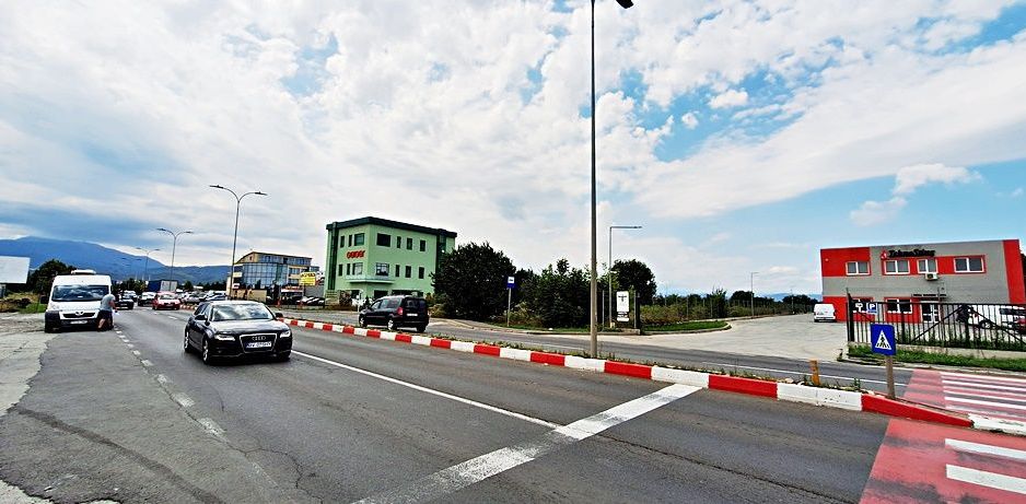 Teren in zona comerciala, 7100mp pe Calea Feldioarei (DN13) - Poză 8