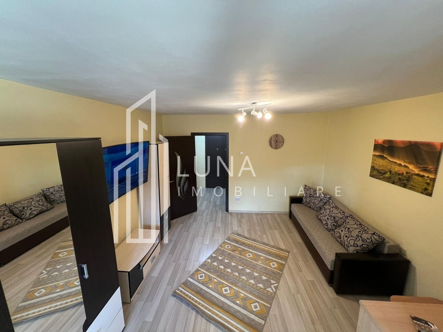 Garsonieră 31 mp | Noua | Mobilată și utilată | Priveliște panoramică - Poză 1