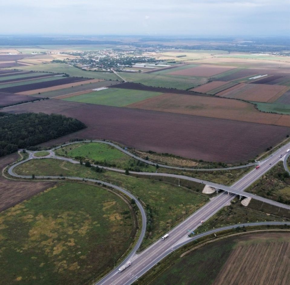 27 ha Teren intravilan pe A3 cu destinatie centru logistic - Poză 3