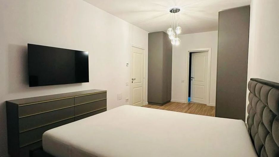 Apartament cu 3 camere decomandat - Cortina North - Poză 5