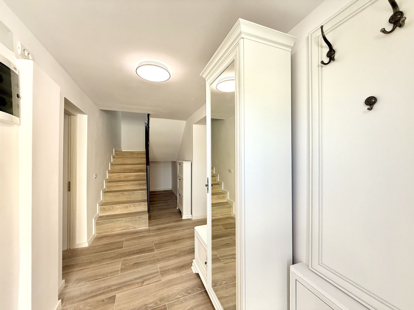 Casă premium de închiriat – Dumbrăvița - zona centrală - Poză 15