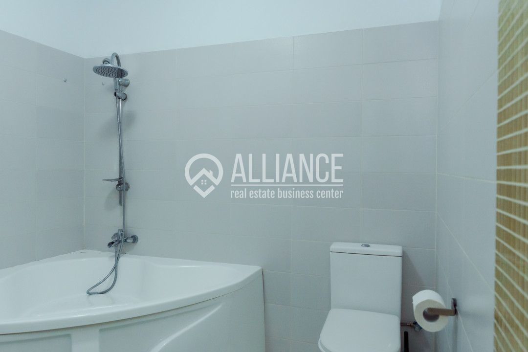 PALAZU MARE -  Vila Duplex cu 4 Camere, Panorama Superba si Curte Amenajata - Poză 16