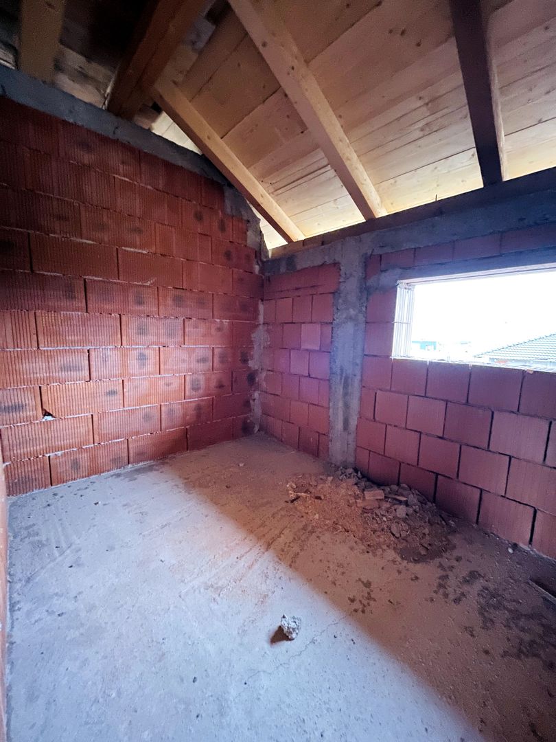 Casă P+M la roșu de vânzare în Cihei – Grigorescu II - Poză 12