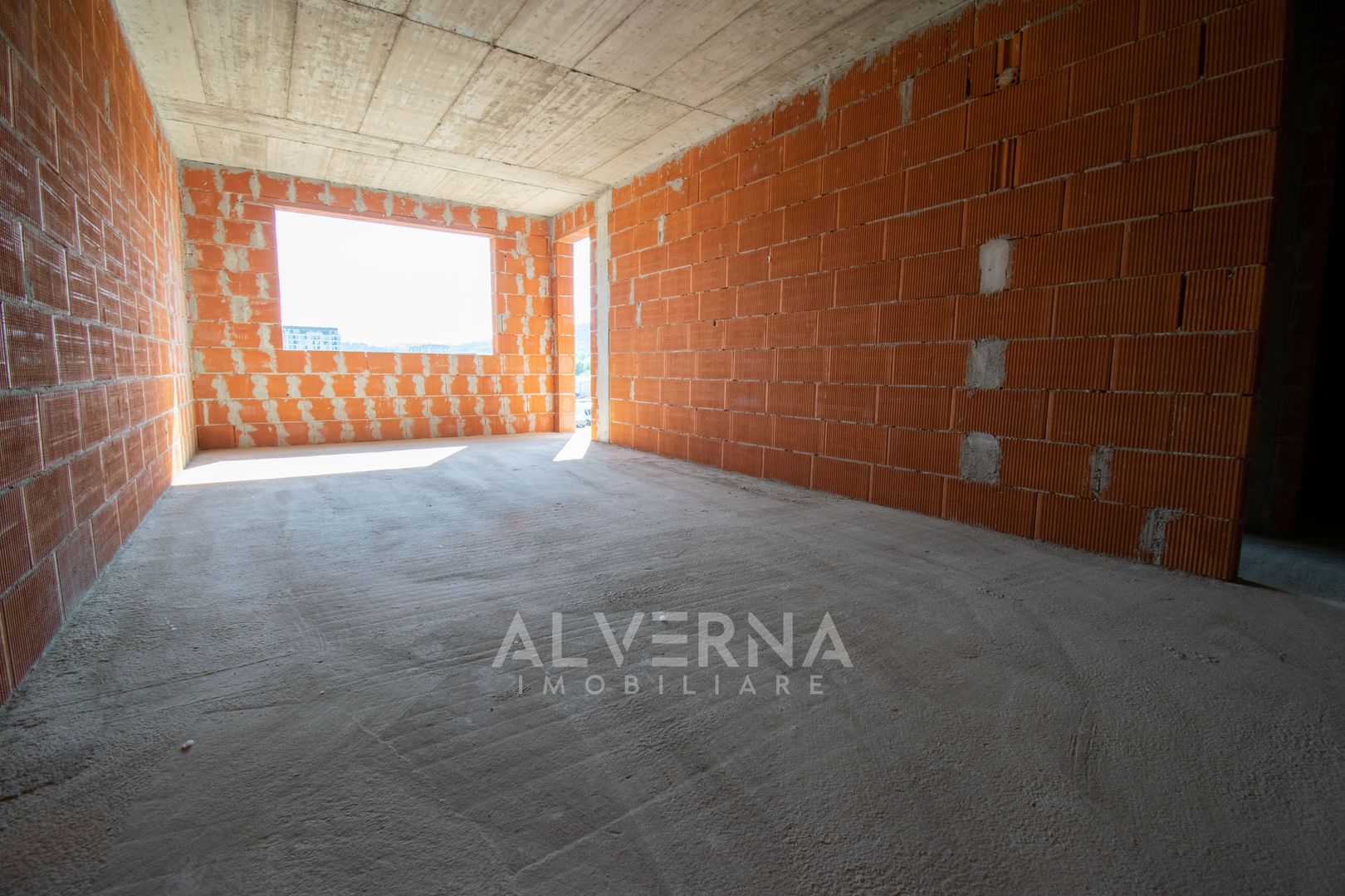 Apartament 3 camere,2 bai, intermediar, semifinisat,parcare, zona VIVO - Poză 8
