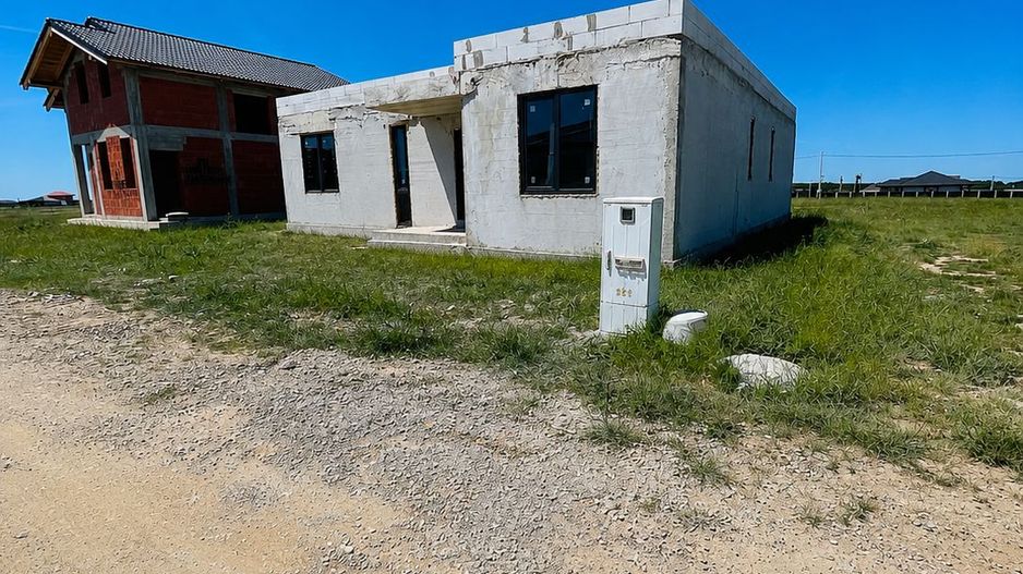 Casă parter semifinisatǎ Cihei– 500 mp teren - Poză 2