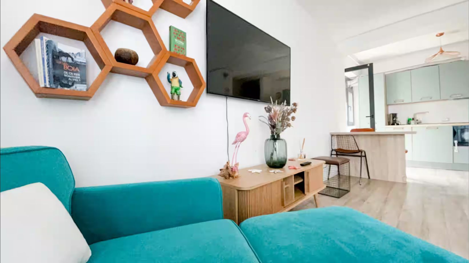 Apartament Modern De Inchiriat | Gradina | Terasa Acoperita | Balcon | Parcare - Poză 8
