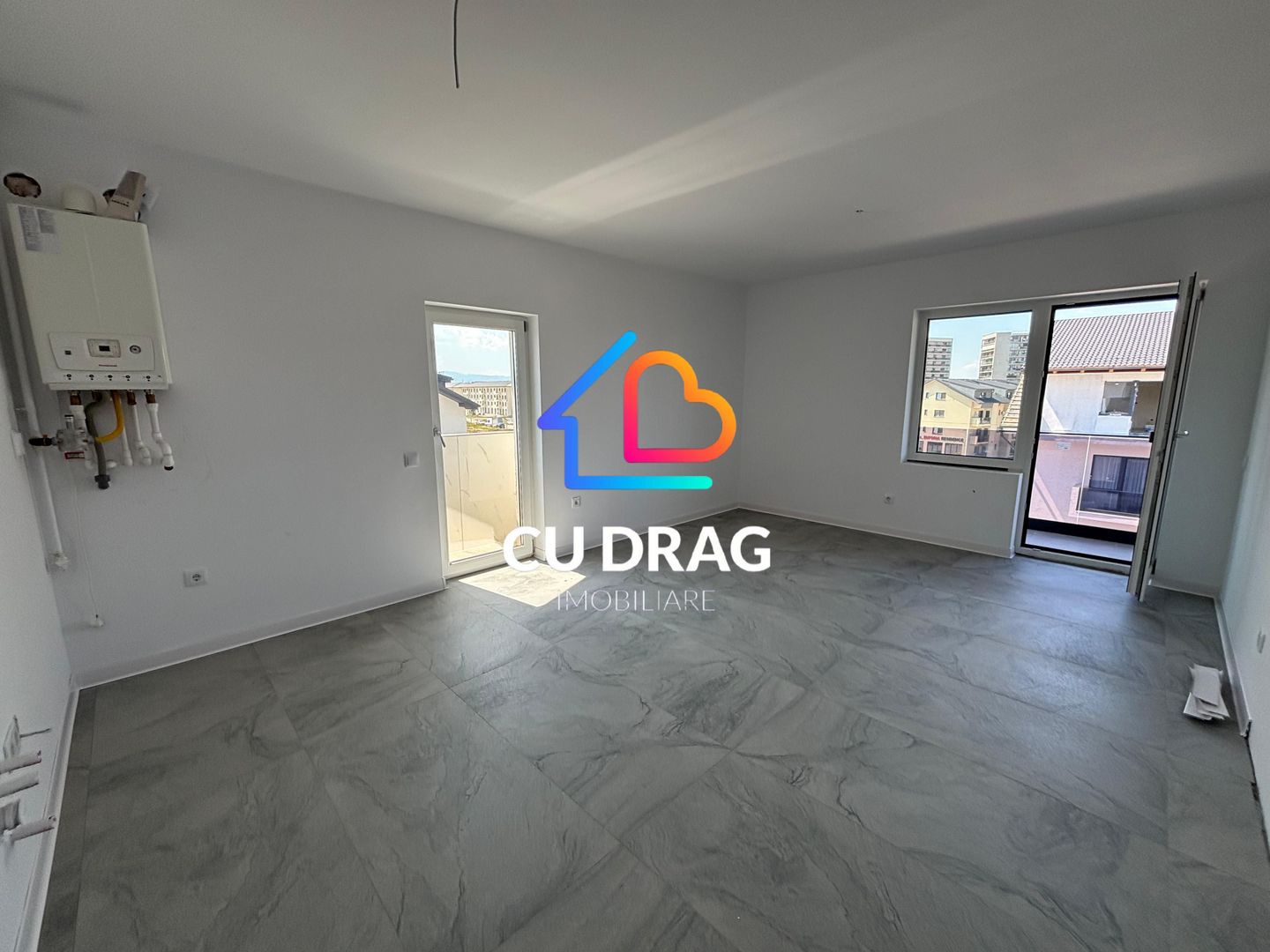 Apartament 3 camere decomandat - Poză 1