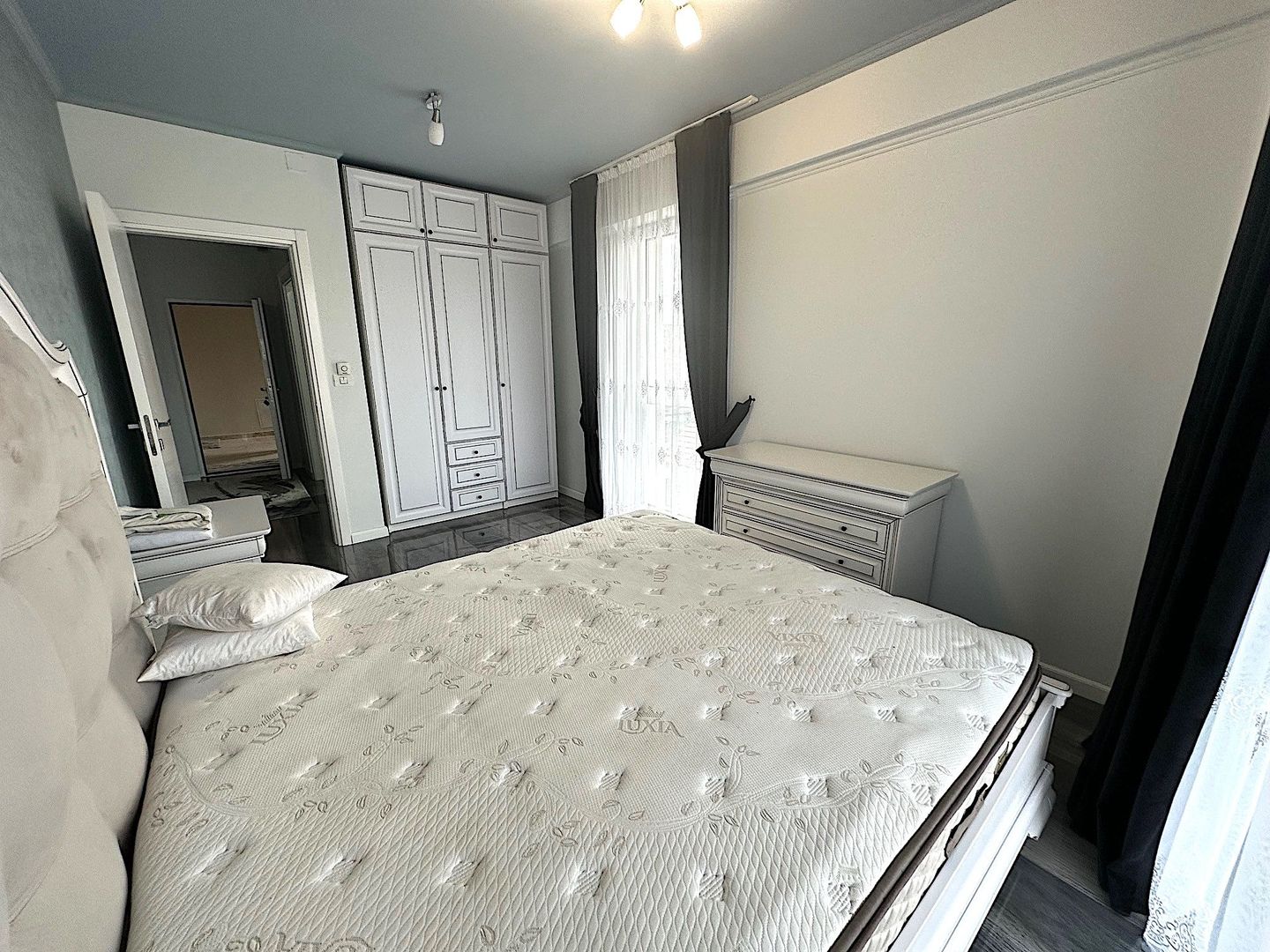 Apartament 2 camere se vinde mobilat - Poză 13