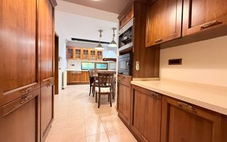 Vilă elegantă cu teren de aproximativ 1.000 mp - Poză 9
