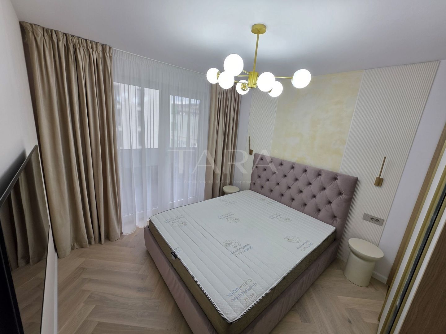 Apartament elegant cu terasă și finisaje premium – gata de mutare. - Poză 5