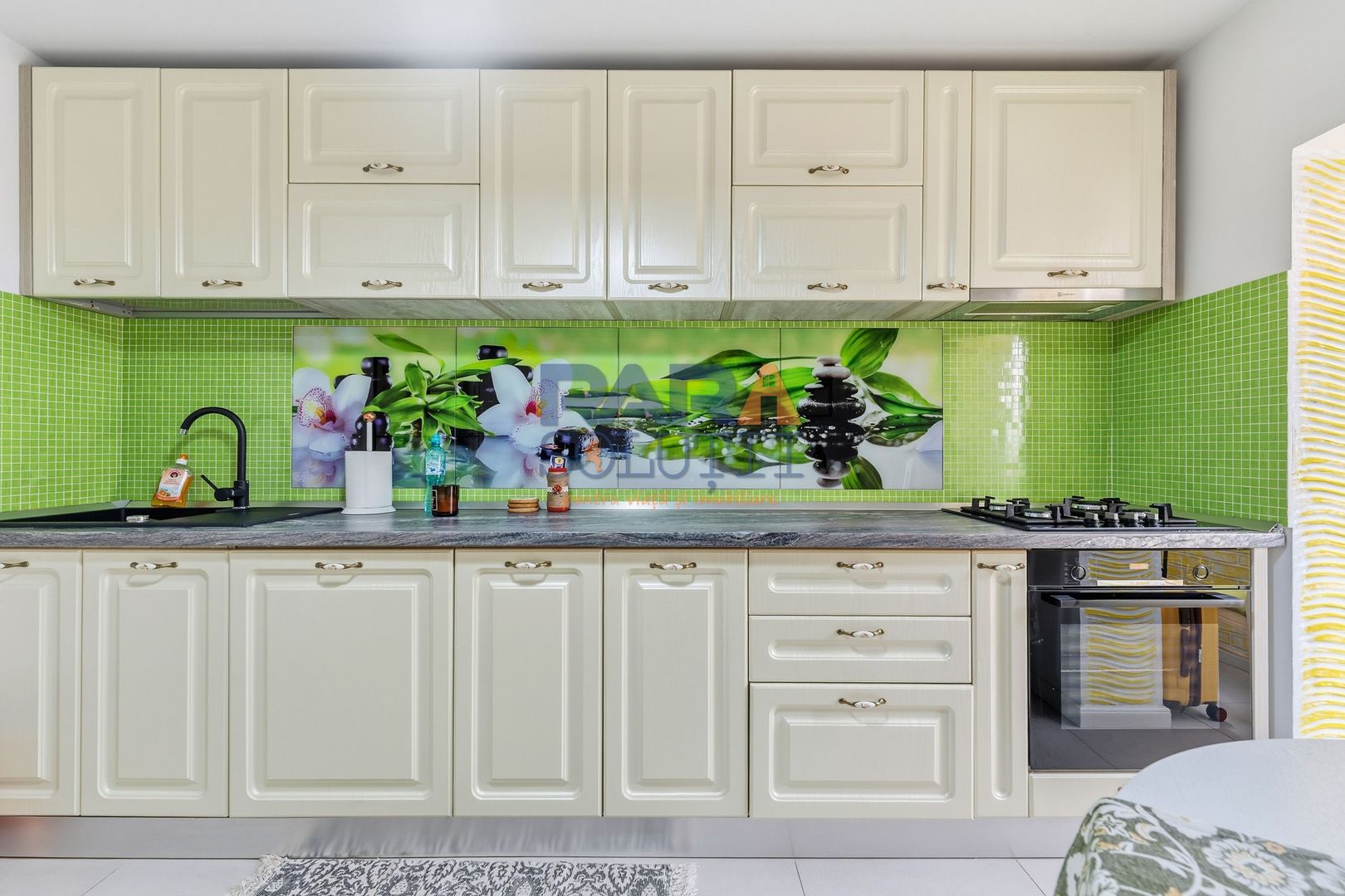 Apartament spațios cu 4 camere - renovat modern, mobilat și utilat - Poză 16