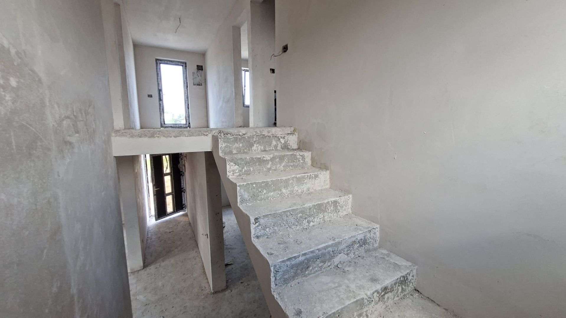 Casa noua Albota 188 mp, teren 420mp, se preda la cheie - Poză 13