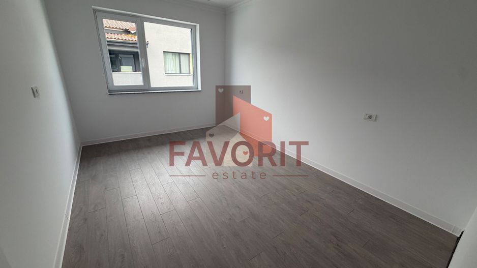 Disponibil imediat. Strada asfaltata. TVA 21% inclus in pret - Poză 8