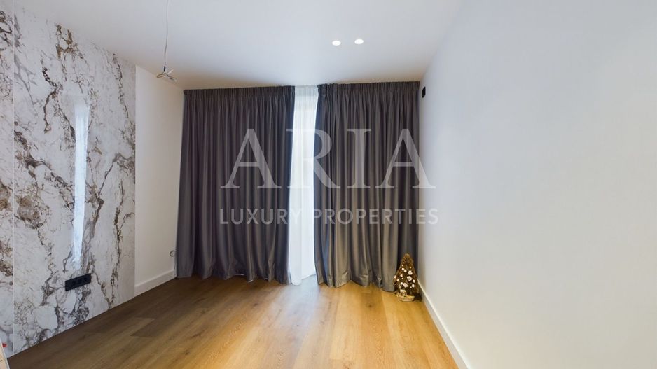 WATERFRONT VILLA 2024 FIRST RENT POOL - Poză 17