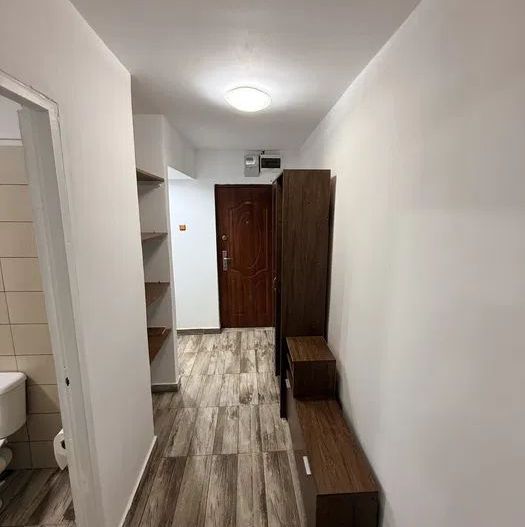 Garsonieră decomandată de închiriat | 33 mp | Centrală proprie | Zona Buziasului - Poză 3