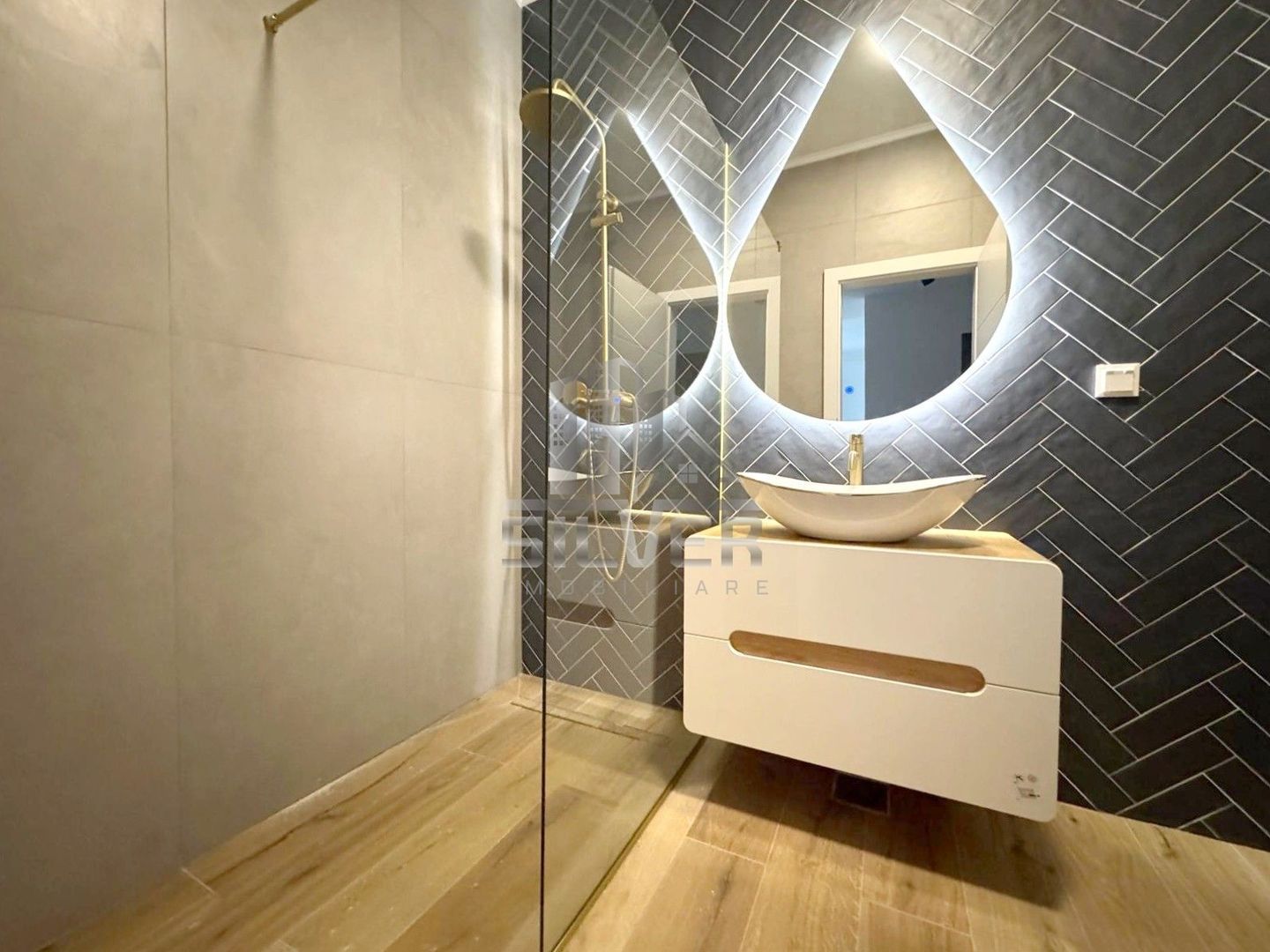 Apartament cu 2 camere dec. recent finisat+terasa de 12 mp/CF. - Poză 1