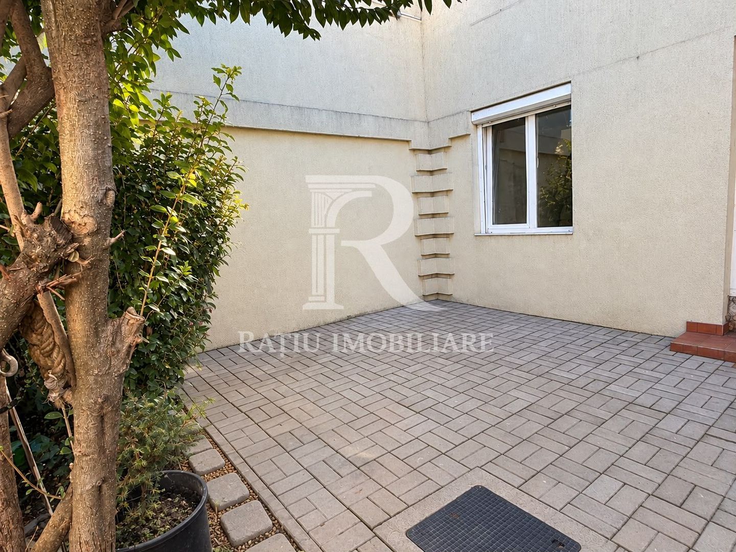BIROU ULTRACENTRAL | 4 CAMERE | PARCARE CU BARIERA | ORADEA - Poză 2