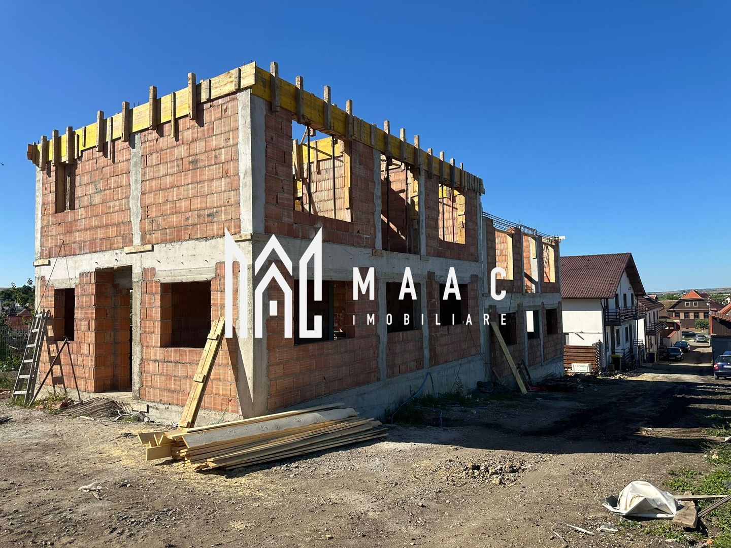 Casă Tip Duplex | 4 Camere | 2 Balcoane | Terasă | Șura Mică - Poză 1