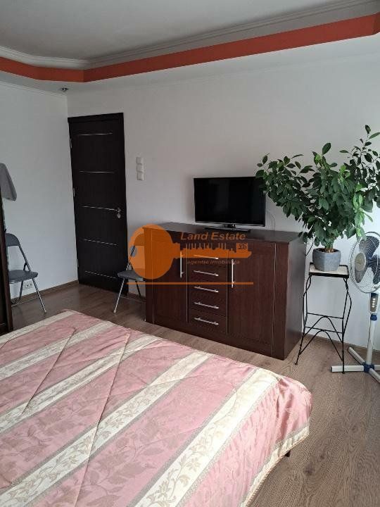 4 camere 13 septembrie - 1988 - Poză 3