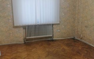 Casa 3 camere, Calea Nationala/Soseaua Iasului la strada principala, 400 euro - Poză 1