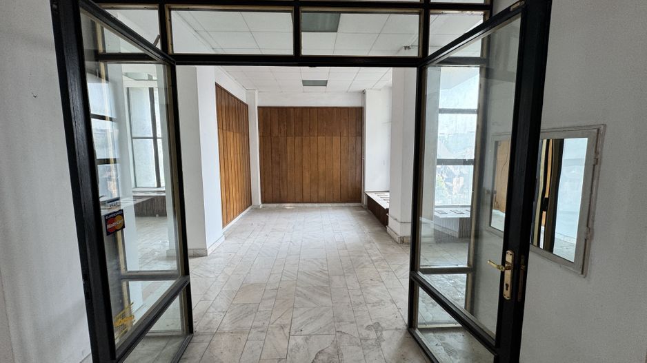 Spațiu comercial 493 mp utili | Locație centrală | Vizibilitate excelentă | - Poză 17