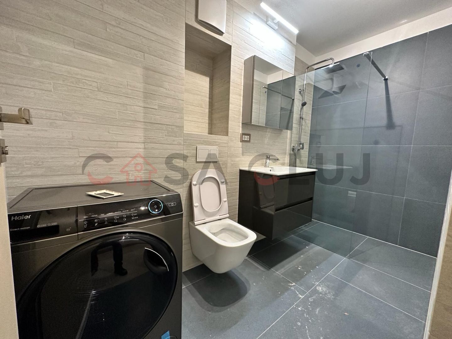 Apartament ultrafinisat. Parcare! Bloc Nou! Zona Fsega! - Poză 8