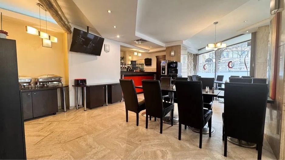 Spatiu comercial de inchiriat| zona ultracentrala, locatie de colt - Poză 3