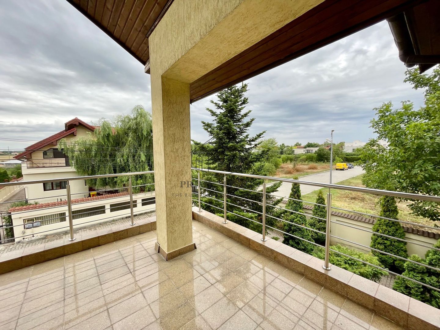 VILA CU 6 CAMERE LA INCHIRIERE IN ZONA PIPERA - Poză 5