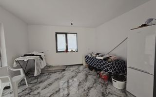 CASA - CARTIERUL NOU COMUNA BERCENI - 334mp TEREN - 115.000â¬ - Poză 6