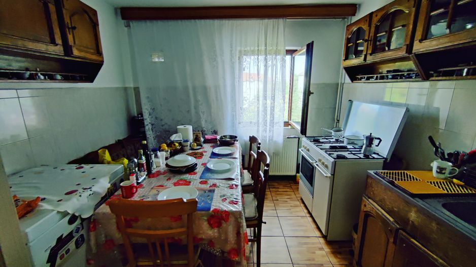 APARTAMENT SEMIDECOMANDAT  2 CAMERE CALEA ARADULUI - Poză 3