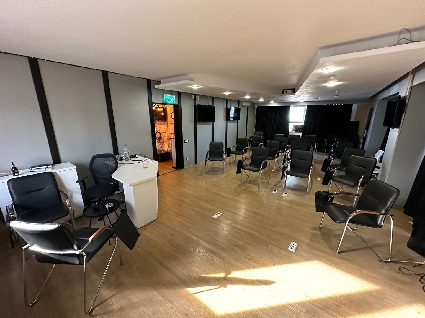 Spatiu în clădire de birouri - Poză 2