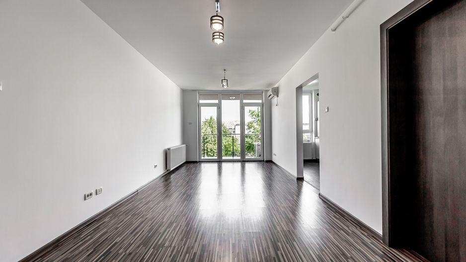 VÂNDUT! Apartament 3 camere și parcare. - Poză 3