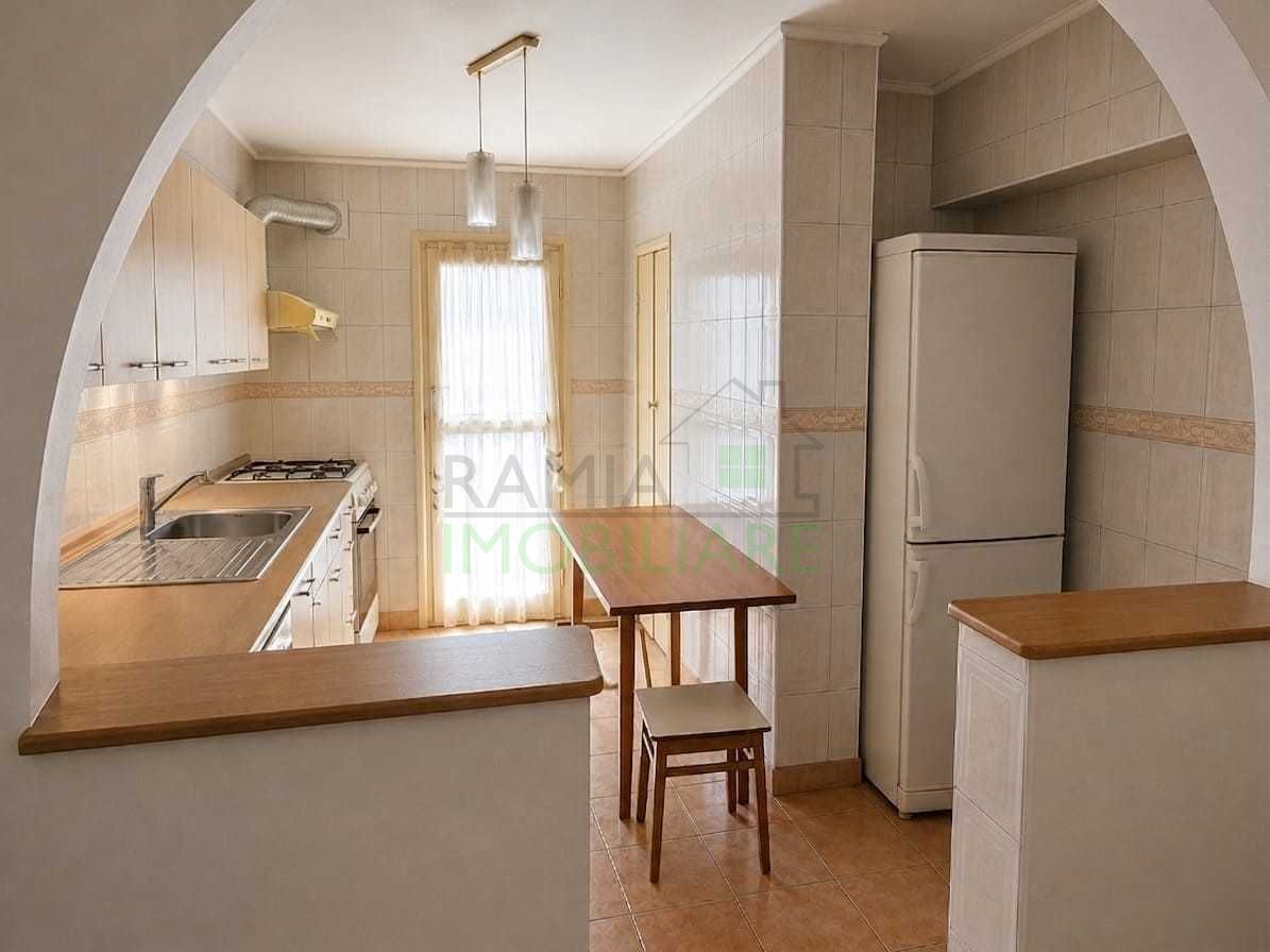 Apartament 3 camere , Răcădău, 64 mp utili, Balcon închis 11 mp - Poză 1