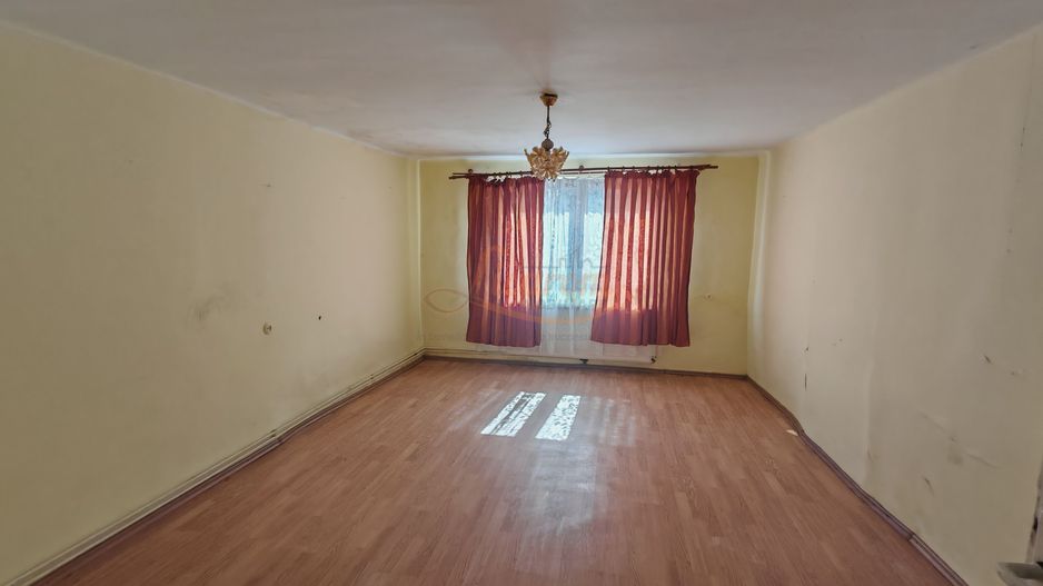 Casa singur in curte zona ZONA ISTORICA langa Seminarul Teologic - Poză 3