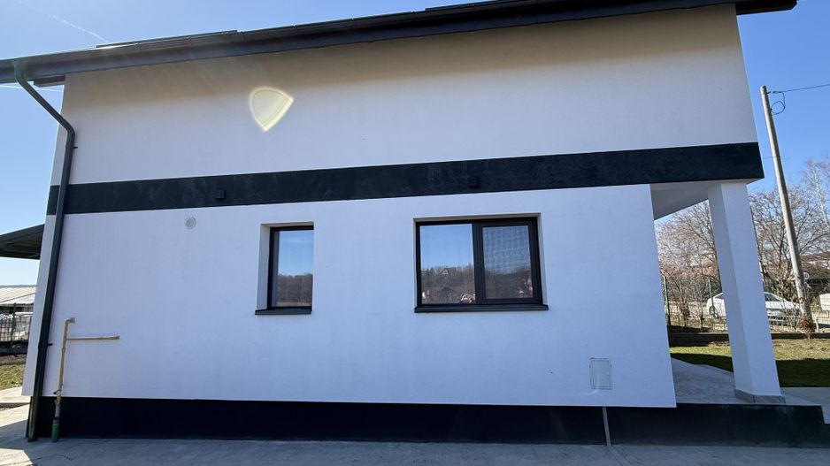 Vilă nouă 155 mp cu terasă acoperită și curte 448 mp Bănești Prahova - Poză 3