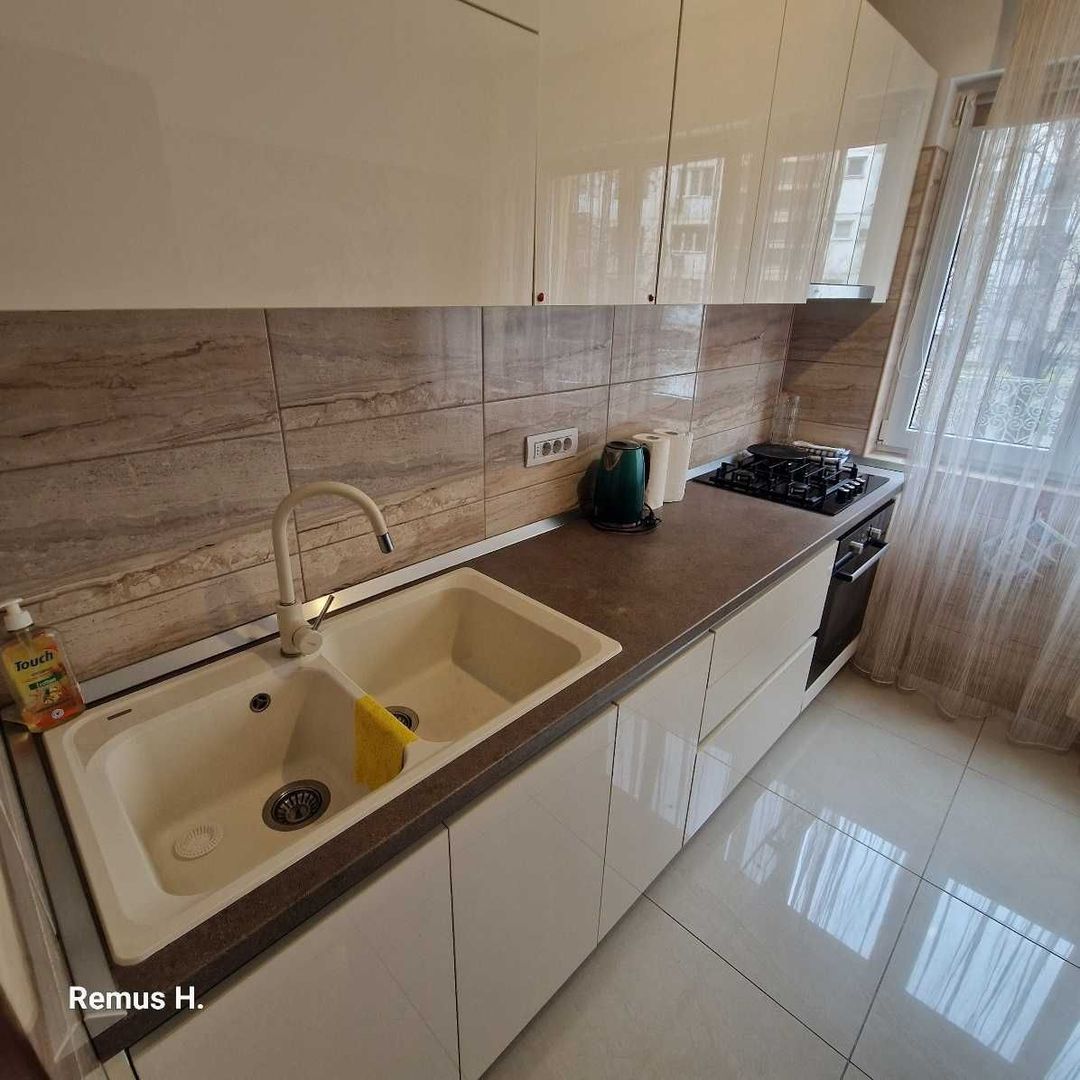 Apartament 3 camere | 70 mp | 1,5 min metrou | Mobilat,utila | Renovat - Poză 2