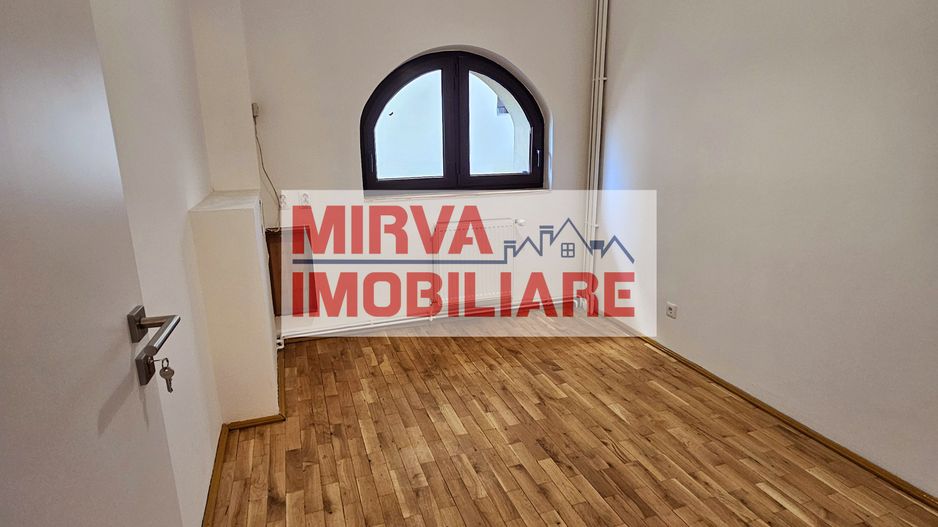 2 Vile Interbelice | Zonă Centrală | Renovate Integral 2024 - Poză 27